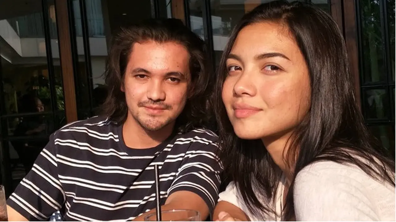 7 Potret Kenangan Mendiang Marco Panari dan Sang Kakak Angela Gilsha, Kompak