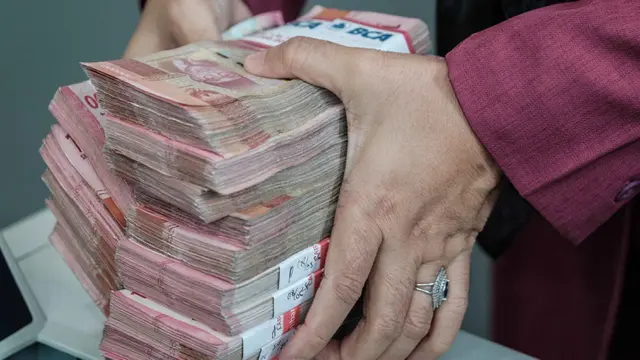 Nilai Tukar Rupiah Terus Tertekan