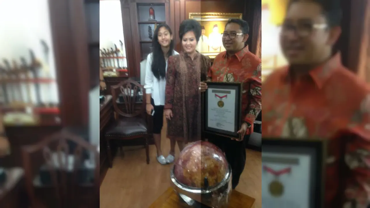 Fadli Zon Pecahkan Rekor Batu Akik Terbesar di Ultah Ultah ke-44 