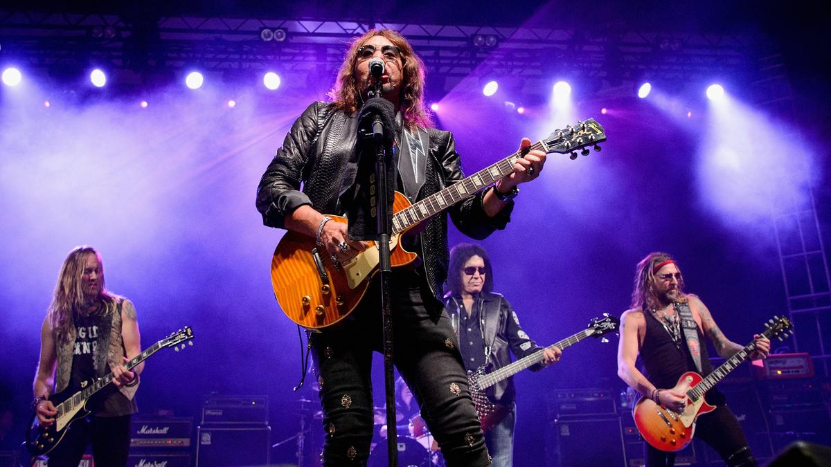 Ace Frehley Sang Pendiri Band Ikonis KISS Meninggal Dunia, Usai Jatuh di Rumah