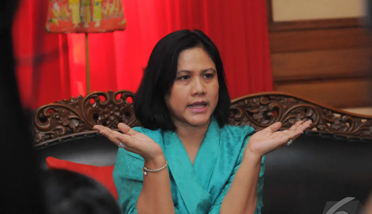 Ibu tiga anak ini blak-blakan bahwa dia sebenarnya tidak mengerti soal media sosial. Dia bahkan tak memiliki akun jejaring sosial seperti Twitter, Jakarta, Minggu (19/10/2014) (Liputan6.com/Herman Zakharia)