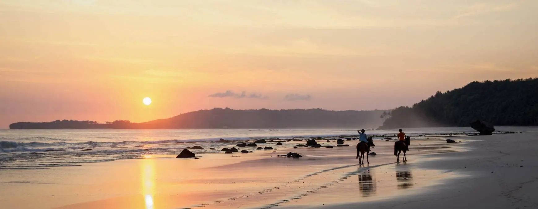 Pantai Haweri, Sumba, Nusa Tenggara Timur. (Sumber Foto: luxuryhunt.com) 