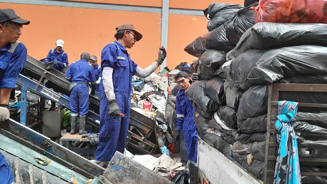 Jangan Sampai Tragedi Longsor Gunung Sampah Seperti TPA Leuwigajah Terulang di Indonesia