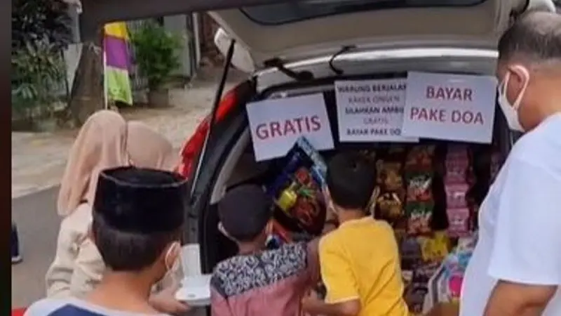 Cerita Inspiratif Kakek Ubah Bagas Mobil Jadi Warung Jajanan Gratis