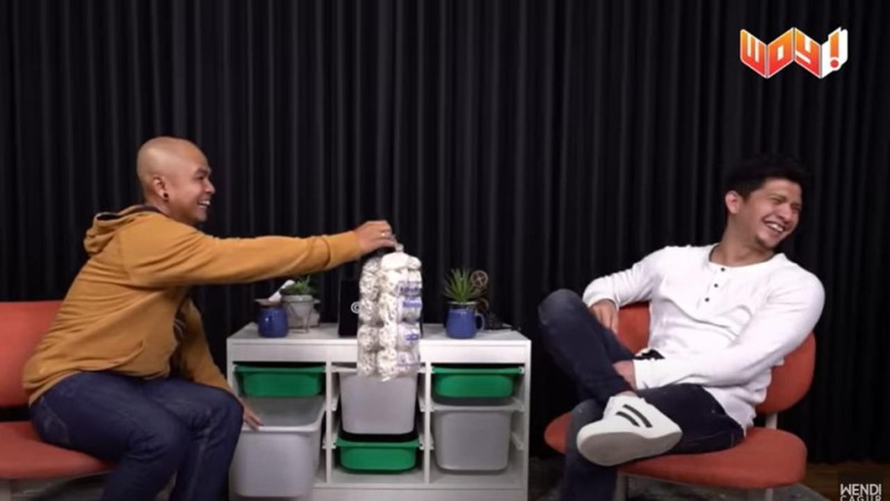 Iko Uwais Ungkap Alasan Takut Kerupuk dan Tak Suka Makan Bubur Ayam pada Wendi Cagur