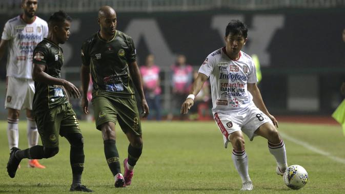 michael orah dan pesona magis nomor punggung 85