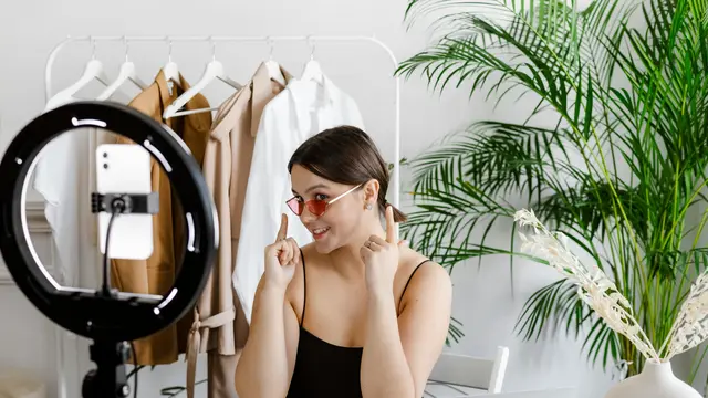 Kosnisten dalam gaya bicara