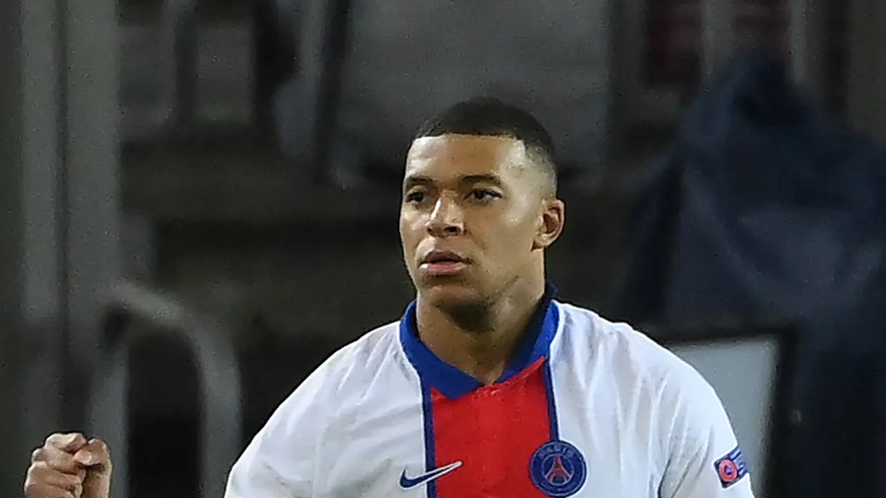 Kylian Mbappe merayakan gol di Liga Champions