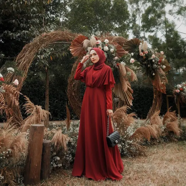 Warna Merah Maroon