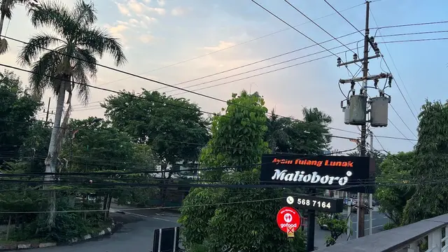 Rekomendasi Tempat Makan Ayam Goreng di Surabaya