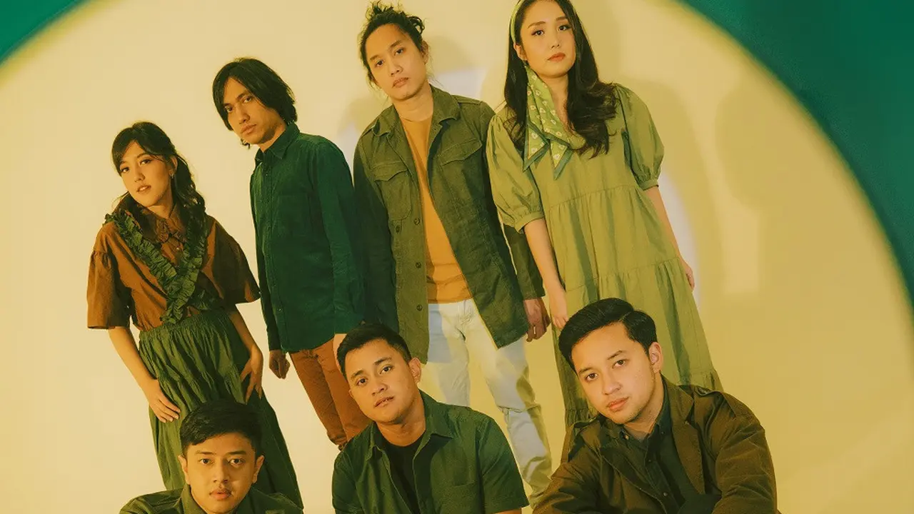 HIVI!, Gerald Situmorang, Ify Alyssa, dan Sri Hanuraga berkolaborasi menciptakan album "Bermain Rintik di Musim Hujan". (Foto: Istimewa)