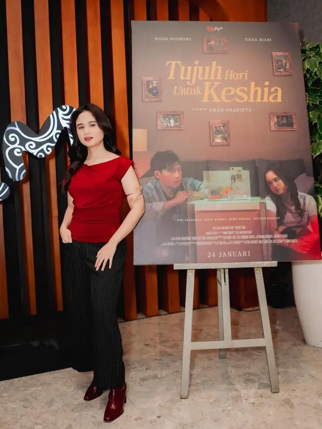 Tissa Biani pukau penggemar di launching film, gaya berani dalam merah menyala. (credit: instagram.com/tissabiani).