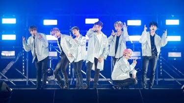 Ada Tetes Air Mata Di Konser Bts The Wings Tour News Entertainment Fimela Com