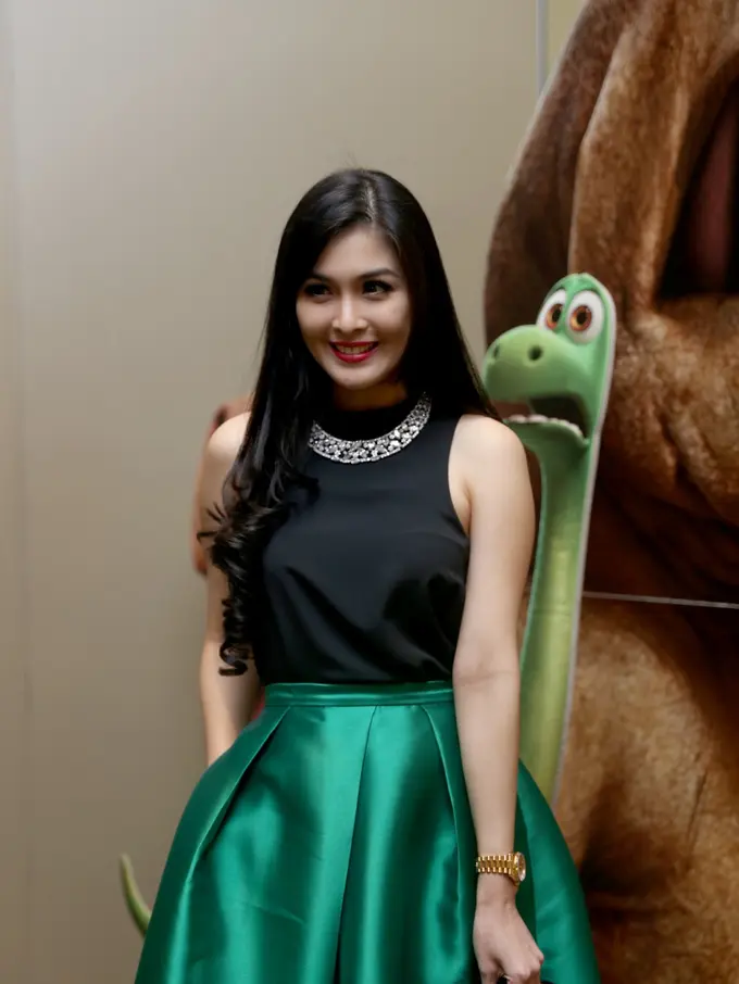 Sandra Dewi 