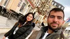 Jordi Amat, bek Johor Dahrul Takzim ini memiliki istri cantik bernama Melissa Cardona. Melissa selalu menemani Jordi di berbagai kesempatan. Kesetiaan Melissa ini terbukti dengan potret-potret mesra keduanya saat bersama yang bikin banyak pencinta sepak bola Tanah Air meyakini bahwa di balik hebatnya Jordi ada sosok istri yang mendukungnya. (Liputan6.com/IG/@jordiamat5)