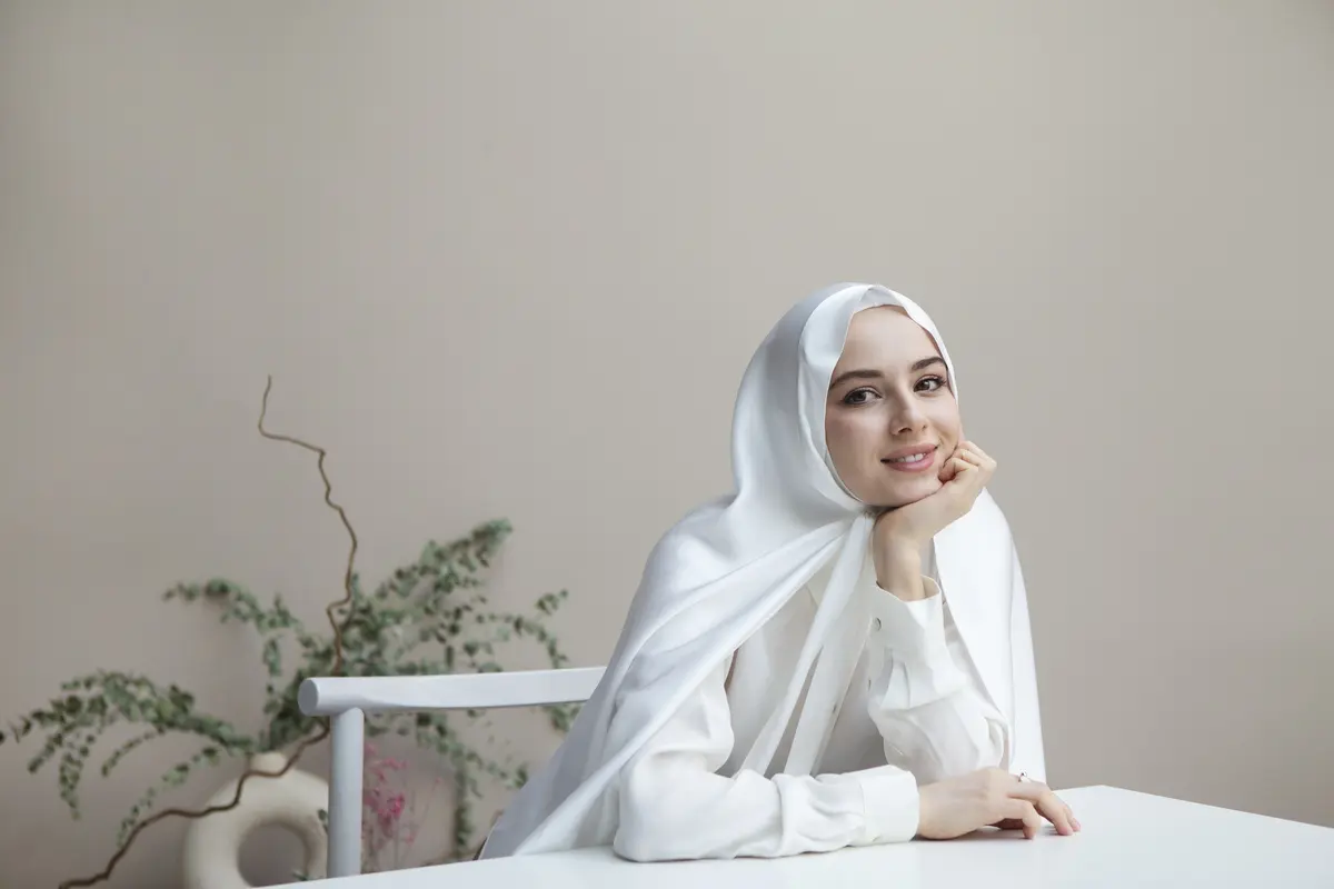 Tips Makeup Anti Luntur untuk Lebaran (photo by freepik.com)