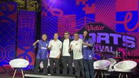 Bambang Pamungkas, Firman Utina, dan Atep dalam talkshow "Peluit Panjang" Vidio Sports Festival di Plaza Festival Senayan, Jakarta Pusat, pada Minggu (19/10/2025). (Bola.com/Muhammad Adiyaksa)