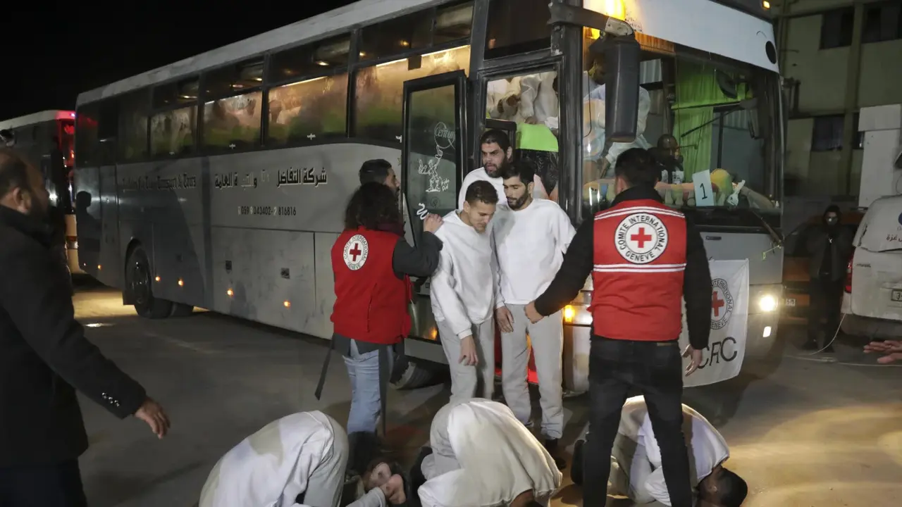 Pembebesan sandera Palestina oleh Israel, Kamis (27/2/2025). (AP)