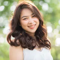 ilustrasi perempuan bahagia/Makhh/Shutterstock