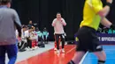 Tim racikan pelatih Hector Souto tampil dominan meski terus mendapat tekanan dari para pemain Korea Selatan. Tampak dalam foto, pelatih Timnas Futsal Indonesia, Hector Souto saat memimpin tim asuhannya bertanding melawan Korea Selatan pada laga pertama Grup A Piala Asia 2026 di Indonesia Arena, Jakarta, pada Selasa (27/1/2026) malam WIB. (Bola.com/Bagaskara Lazuardi)