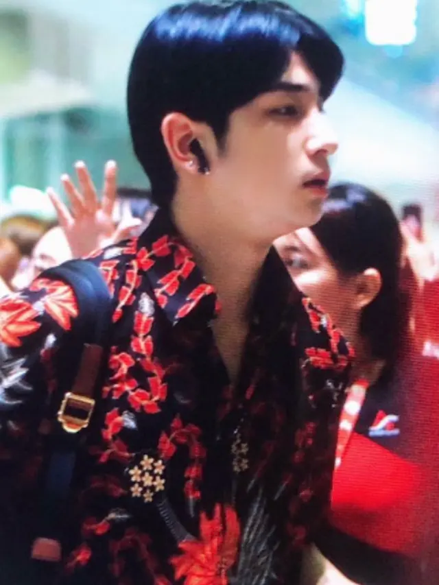 Viral, Lee Hangyul X1 Pakai Batik Pemberian Netizen Indonesia