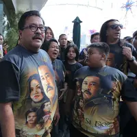 Penyerahan rekor Muri film Si Doel The Movie (Deki Prayoga/bintang.com)