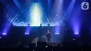 Penampilan  Marcell di atas panggung konser “ Marcell Tujuh Belas" di Balai Sarbini, Jakarta, Jumat (18/10/2019). Dalam penampilannya Marcell membawakan sejumlah lagu hitsnya seperti Peri Cintaku, Perih, Cinta Mati. (Liputan6.com/Faizal Fanani)