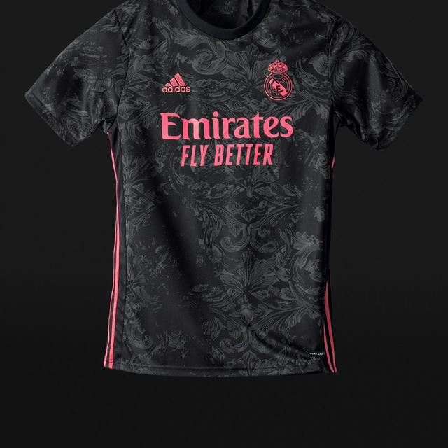 Jersey real madrid hitam Clearance