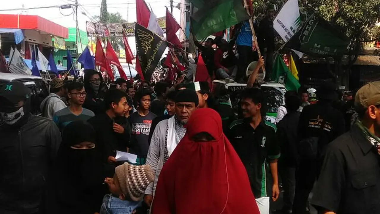Aksi demo menolak kehadiran LGBT di Garut