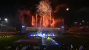 Pesta kembang api saat perkenalan pemain baru Boca Juniors, Edinson Cavani di Stadion La Bombonera, Argentina, Senin (31/07/2023) waktu setempat. (AFP/Luis Robayo)