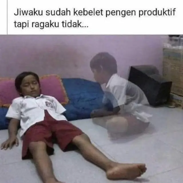6 Foto Editan Roh Keluar dari Tubuh Ini Bikin Senyum Nyengir