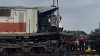 Kronologi Kecelakaan KA di Tebing Tinggi: Avanza Terseret 300 Meter, 9 Orang Tewas