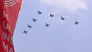 Jet tempur TNI Angkatan Udara mengikuti perayaan memperingati Hari Ulang Tahun (HUT) ke-78 Republik Indonesia (RI) di Jakarta, Kamis (17/8/2023). (ADEK BERRY/AFP)