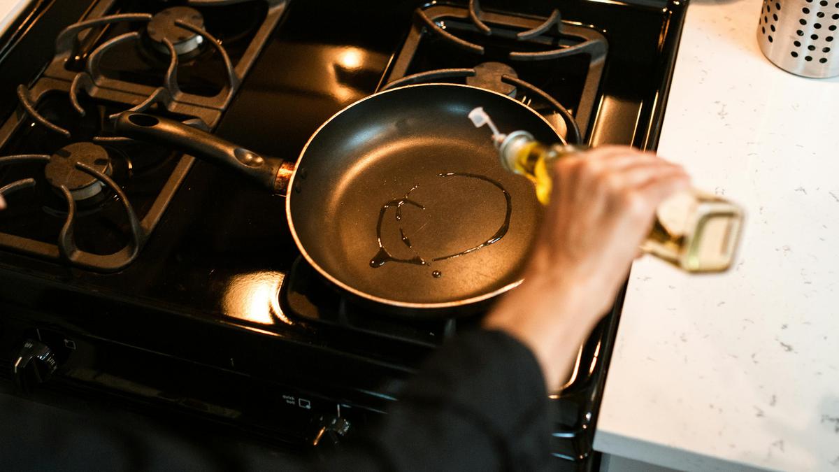 9 Bahan Pengganti Minyak Goreng untuk Menjaga Kadar Kolesterol, Sudah Tahu?