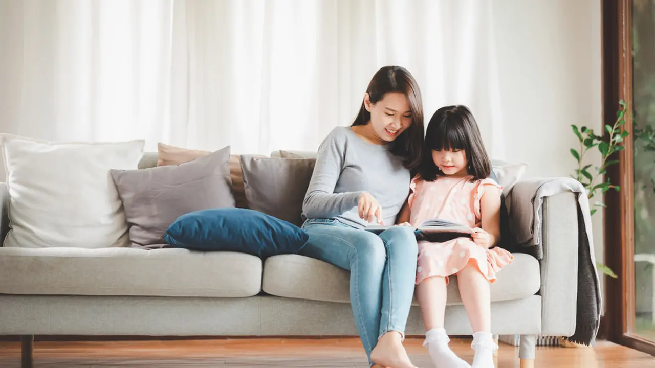 Tingkatkan Kecerdasan Anak dengan Buku Bacaan Literasi, Ini Manfaatnya!