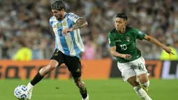 Timnas Argentina mendominasi pertandingan sejak menit awal. (JUAN MABROMATA/AFP)