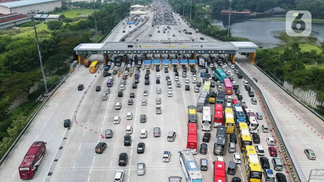 H-2 Lebaran Idul Fitri, Arus Lalin di Gerbang Tol Cikampek Utama Ramai Lancar