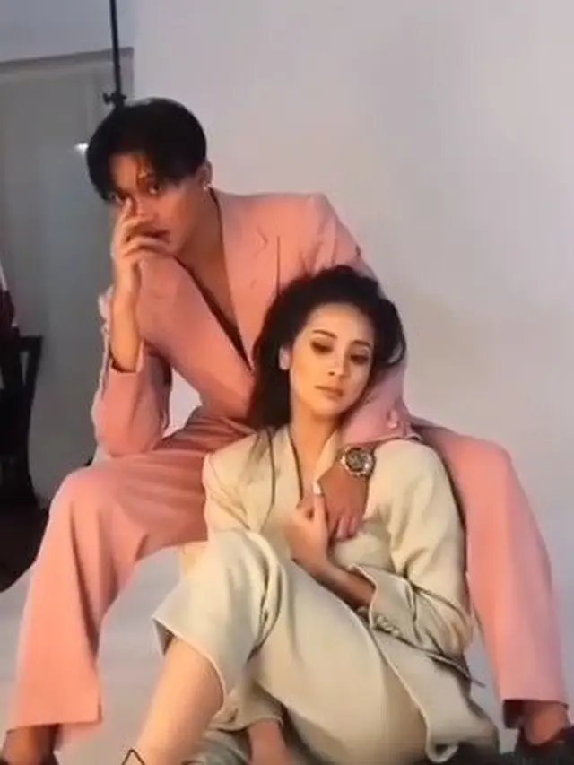 6 Momen Pemotretan Anya Geraldine dan Rizky Febian, Gayanya Curi Perhatian