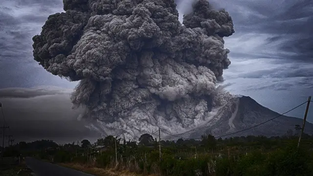 6 Arti Mimpi Melihat Gunung Meletus dari Kejauhan, Pertanda Bertemu Jodoh?