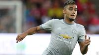 Andreas Pereira menandatangani perpanjangan kontrak dengan Manchester United. (doc. Man. United)