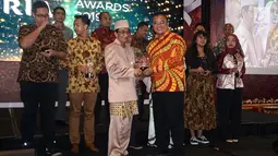 Perwakilan Humas Pupuk Indonesia Grup pada acara penghargaan PR Indonesia Awards 2019 di Bandung, Kamis (28/3). Penghargaan tersebut merupakan wujud komitmen Pupuk Indonesia Grup sebagai pendukung Ketahanan Pangan Nasional. (Liputan6.com/Pool/Pupuk Indonesia)
