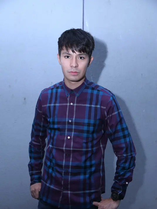 Peraih  nominasi Aktor Pendamping Paling Ngetop ajang SCTV Awards 2014 ini seperti menjilat ludahnya sendiri ketika akhirnya ia menjalin asmara dengan wanita yang juga dari kalangan artis. (Nurwahyunan/Bintang.com)