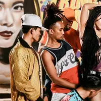 "Gerakan itu namanya twerking. Semua orang bilang Denada ngikutin Nicki Minaj. Tapi kan Miley Cyrus, Rihanna, Beyonce juga twerking. Bukan cuma Nicki Minaj saja yang melakukan," ujar Denada dalam acara Dear Haters dilansir dari Liputan6. 