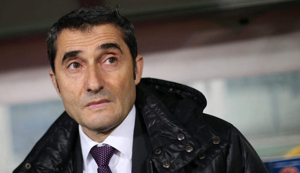 3. Ernesto Valverde sudah disebut akan melatih Barcelona sejak kepergian Pep Guardiola pada tahun 2013. Pria asal Spanyol tersebut kini berkarier bersama Athletic Bilbao dan kontraknya akan berakhir 30 Juni 2017. (AFP/Marco Bertorello)