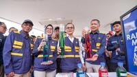 Kepala BPH Migas, Erika Retnowati, bersama Executive GM Pertamina Patra Niaga Regional Sumatera Bagian Utara, Sunardi meninjau kesiapan energi di berbagai titik penting di Medan pada Minggu (23/3/2025). Dok PPN
