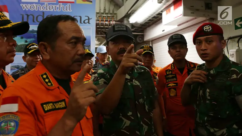 Kabasarnas & Panglima TNI Beri Keterangan Perkembangan Pencarian Lion Air JT 61