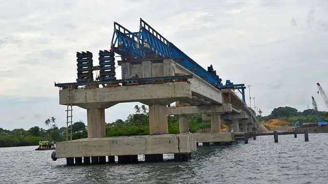 Jembatan Wear-Arafura yang menghubungkan Pulau Yamdena dan Pulau Larat di Kabupaten Maluku Tenggara Barat (MTB), Maluku. (Dok PUPR)