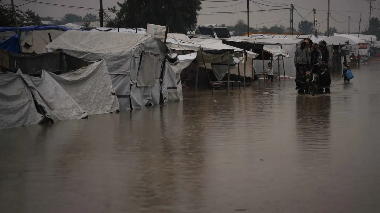 Hujan Deras, Tenda-tenda Pengungsi Palestina di Gaza Terendam Banjir