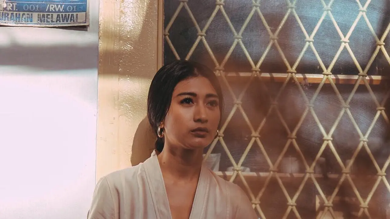 Jadi Istri Sederhana, Ini 6 Potret Fitrie Rachmadina 'Suara Hati Istri' yang Bikin Pangling