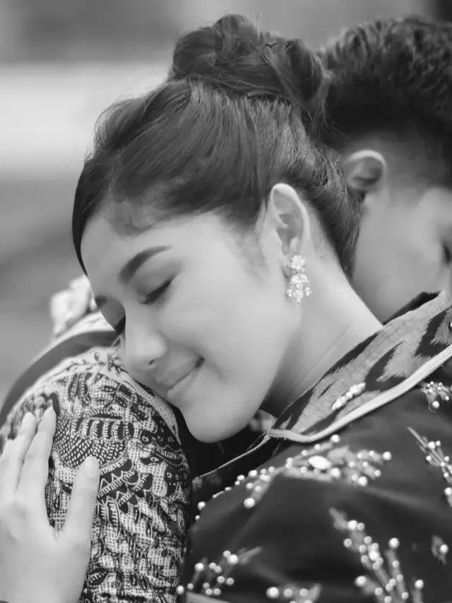 Erina Gudono dan Kaesang Rayakan Anniversary Pernikahan (credit: https://www.instagram.com/erinagudono/ dan https://www.instagram.com/pyaraphoto/)